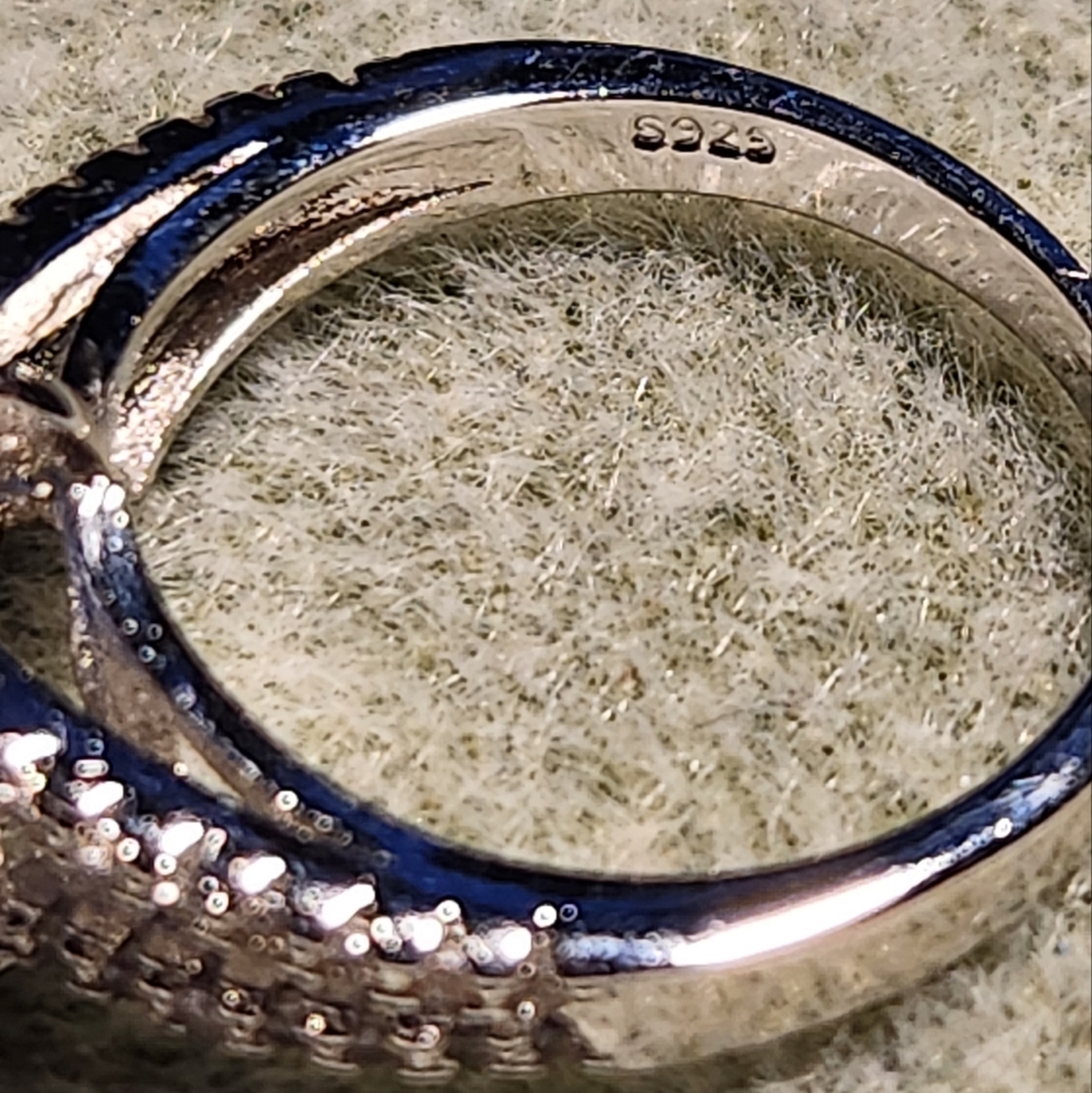 Trillion blue stone ring - Picture 2 of 5